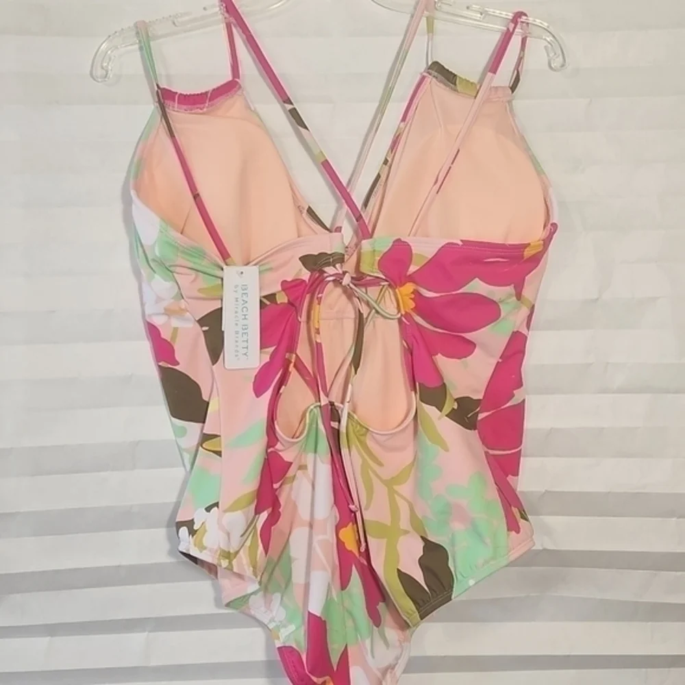 BEACH BETTY MIRACLE Brand Floral‎ Pink SWIMSUIT NWT XL Coastal Beach Vacation